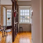 Pretty With Modern Comforts * Oporto