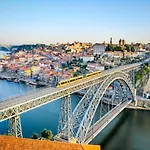 Pretty With Modern Comforts * Porto
