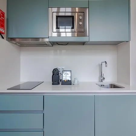 Pretty With Modern Comforts * Porto