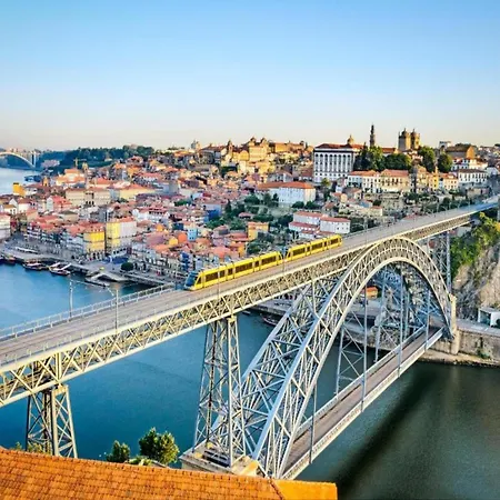 Pretty With Modern Comforts * Porto