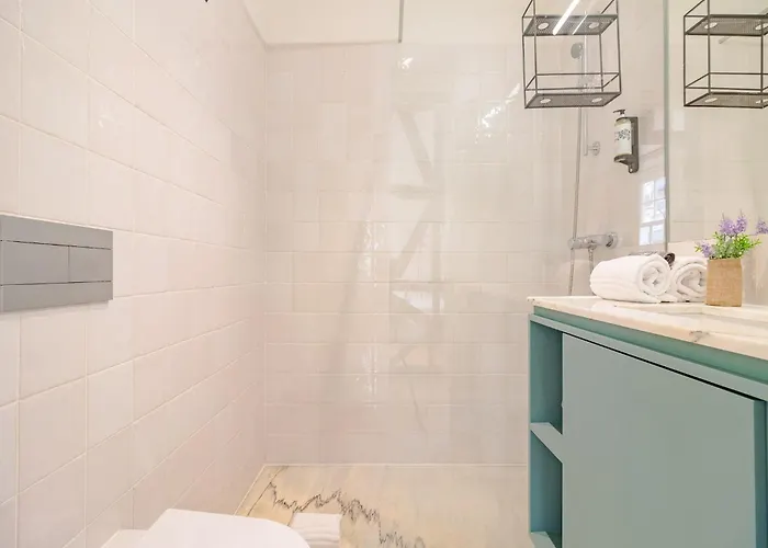 Pretty With Modern Comforts Porto