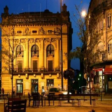 Pretty With Modern Comforts Lägenhet *