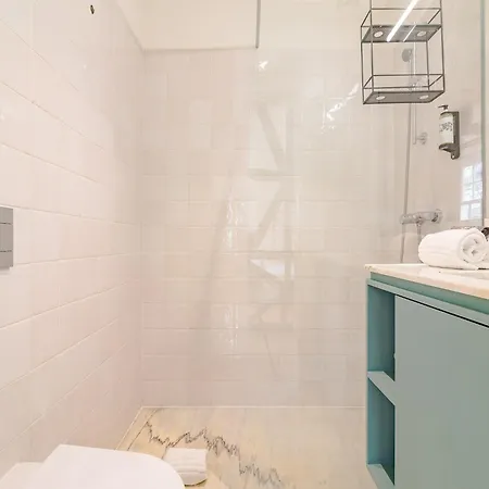 Pretty With Modern Comforts Oporto